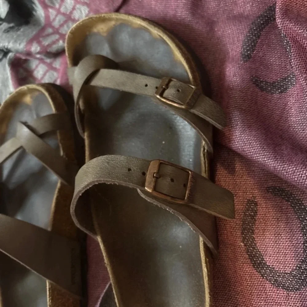 Brown Men's Double-Strap Buckle Sandals